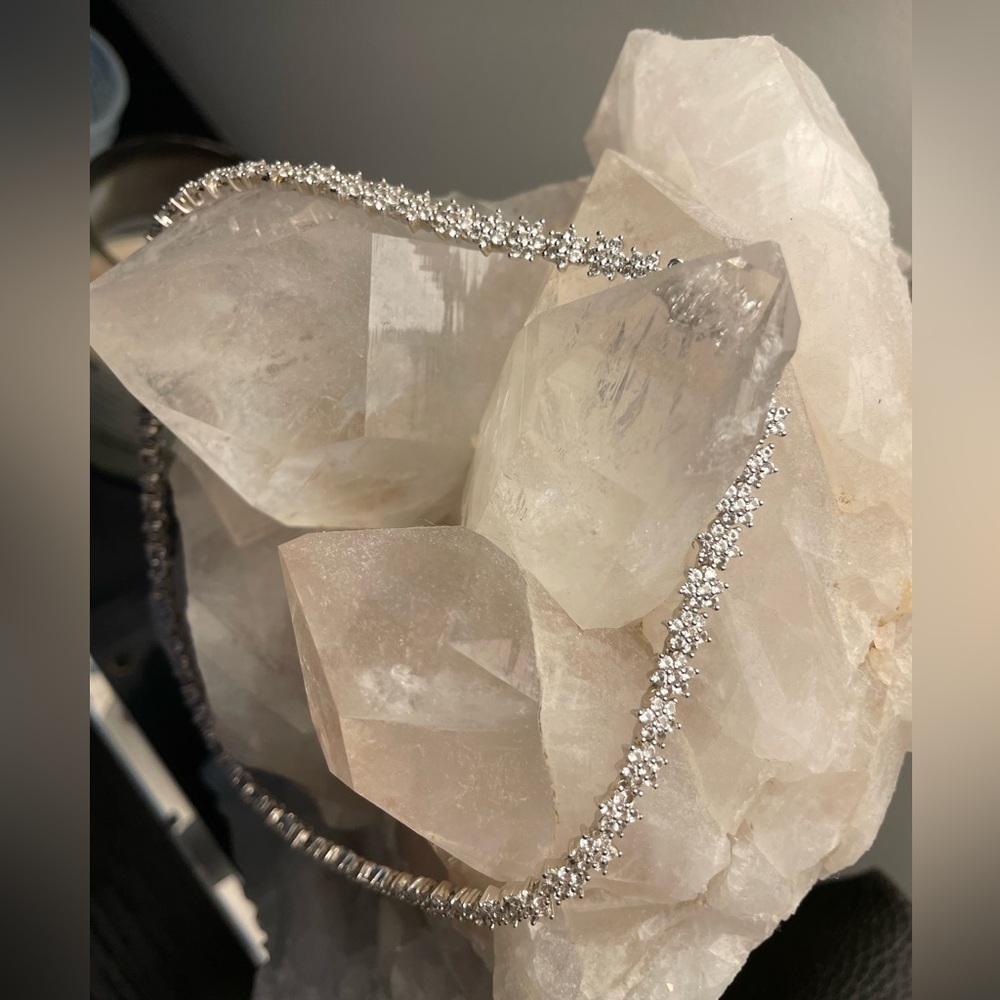 Dorsey

PETITE MARGUERITE, WHITE SAPPHIRE SILVER RIVIÈRE Necklace - Picture 5 of 8
